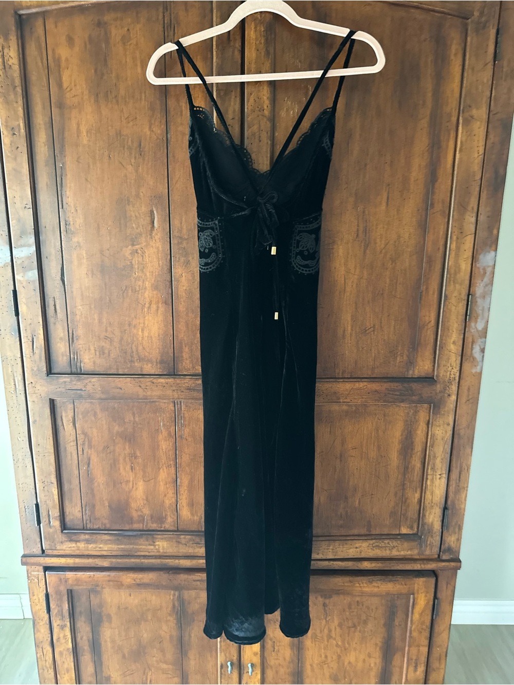 FARM Rio Richelieu Black Lace-Detail Velvet Midi Slip Dress Small - Picture 6 of 9